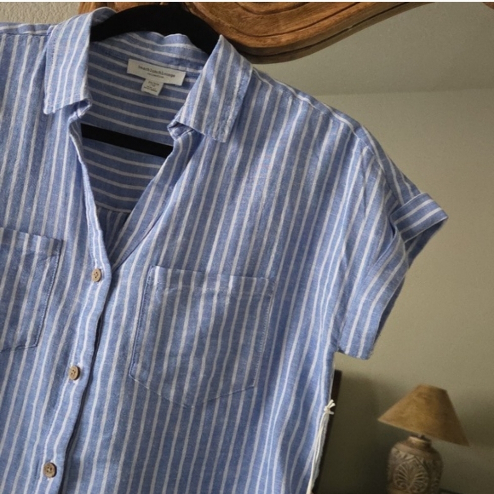 beachlunchlounge NWT Blue & White Striped Short-Sleeve Button Down Shirt - Picture 2 of 8